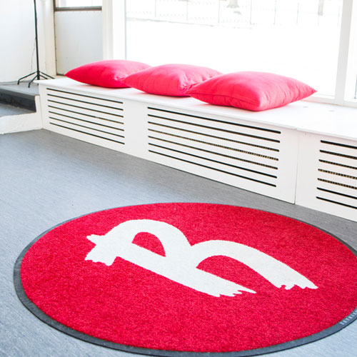 Round printed logo mat